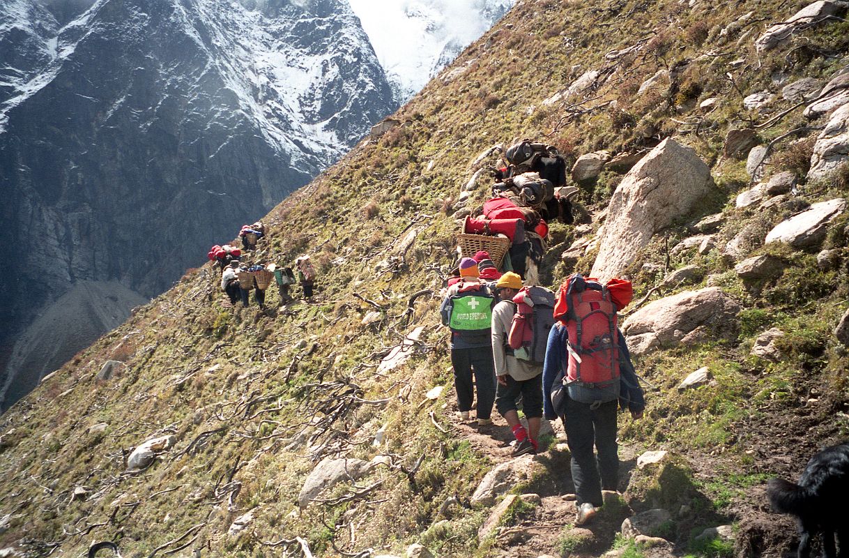 33 Trekking To Alpine Camp